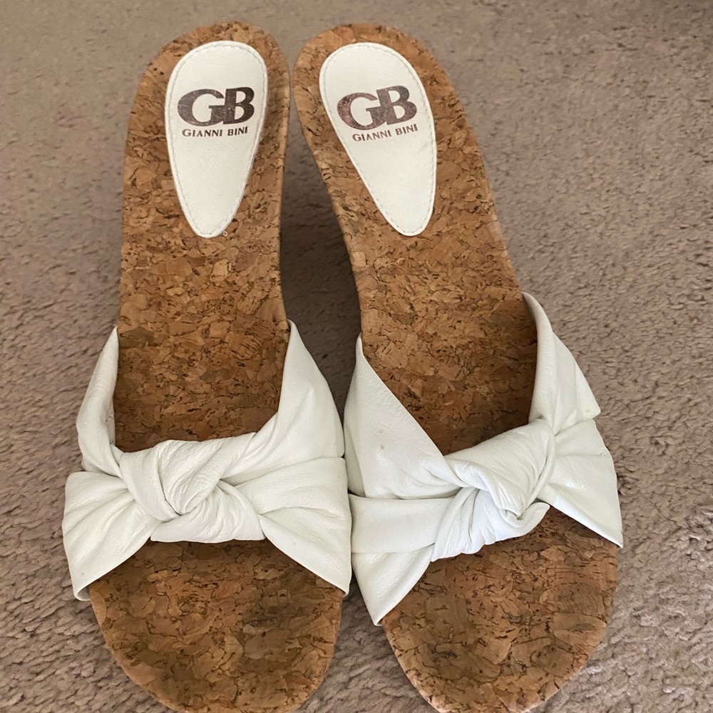 Gianni Bini White and Cork Wedges